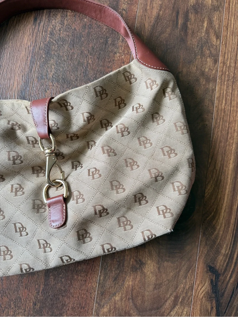 Dooney & Bourke very good